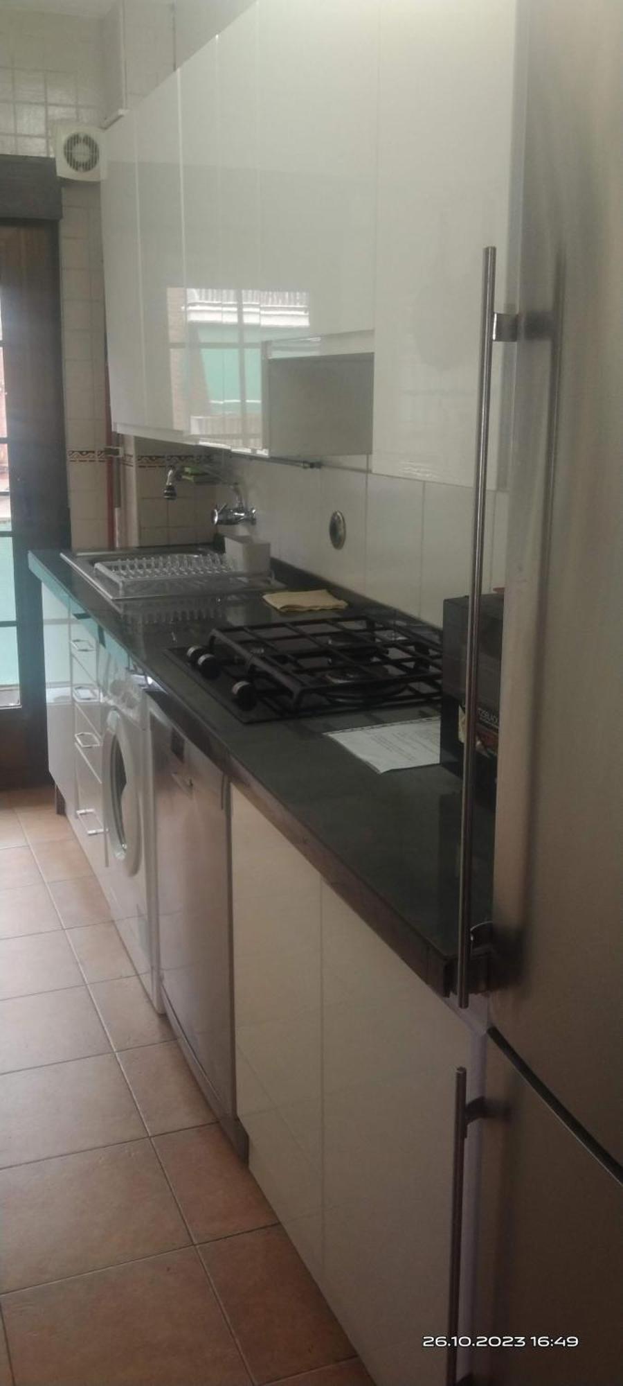 Habitaciones Individuales En Apartamento Мадрид Екстериор снимка