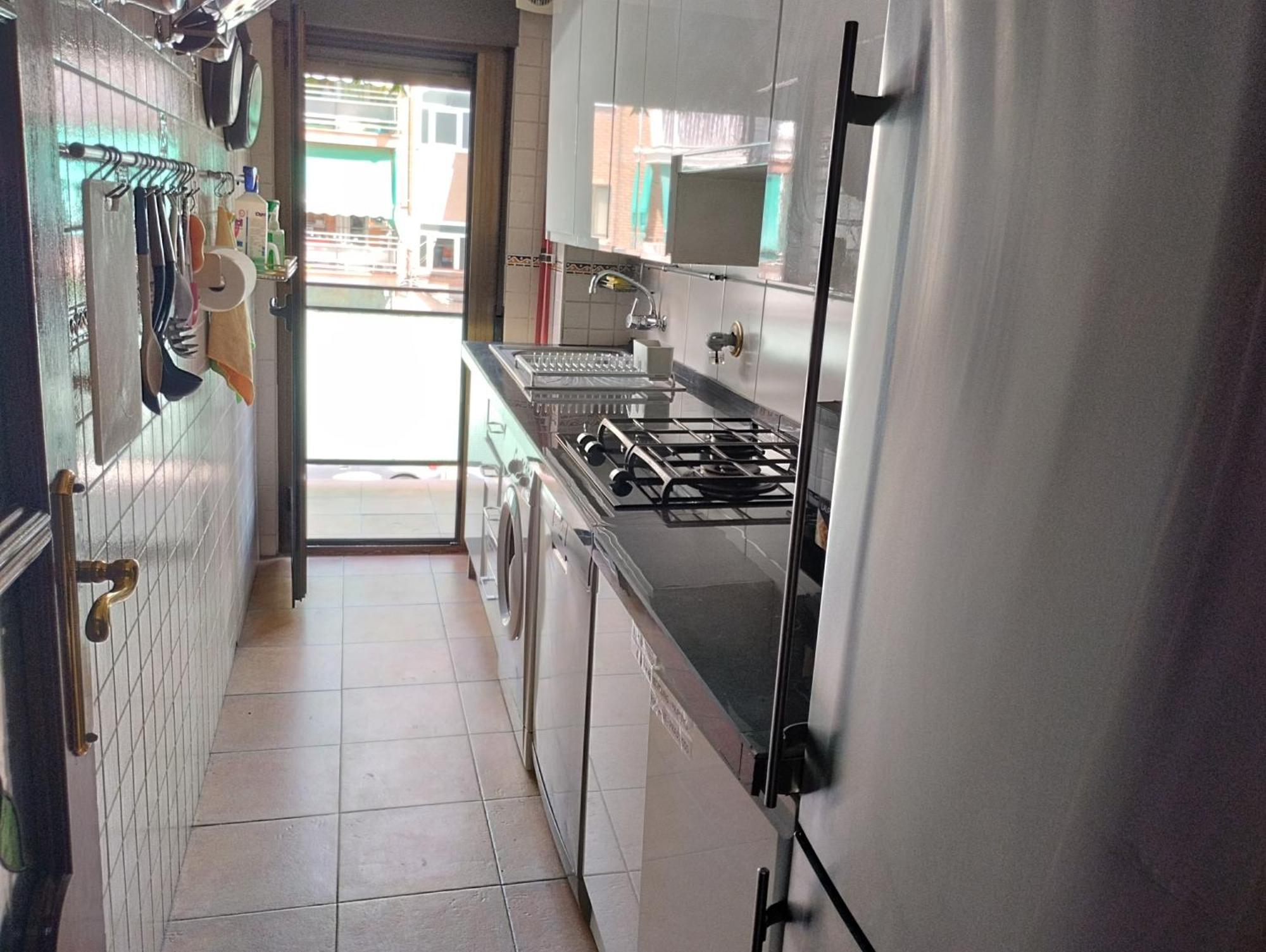 Habitaciones Individuales En Apartamento Мадрид Екстериор снимка