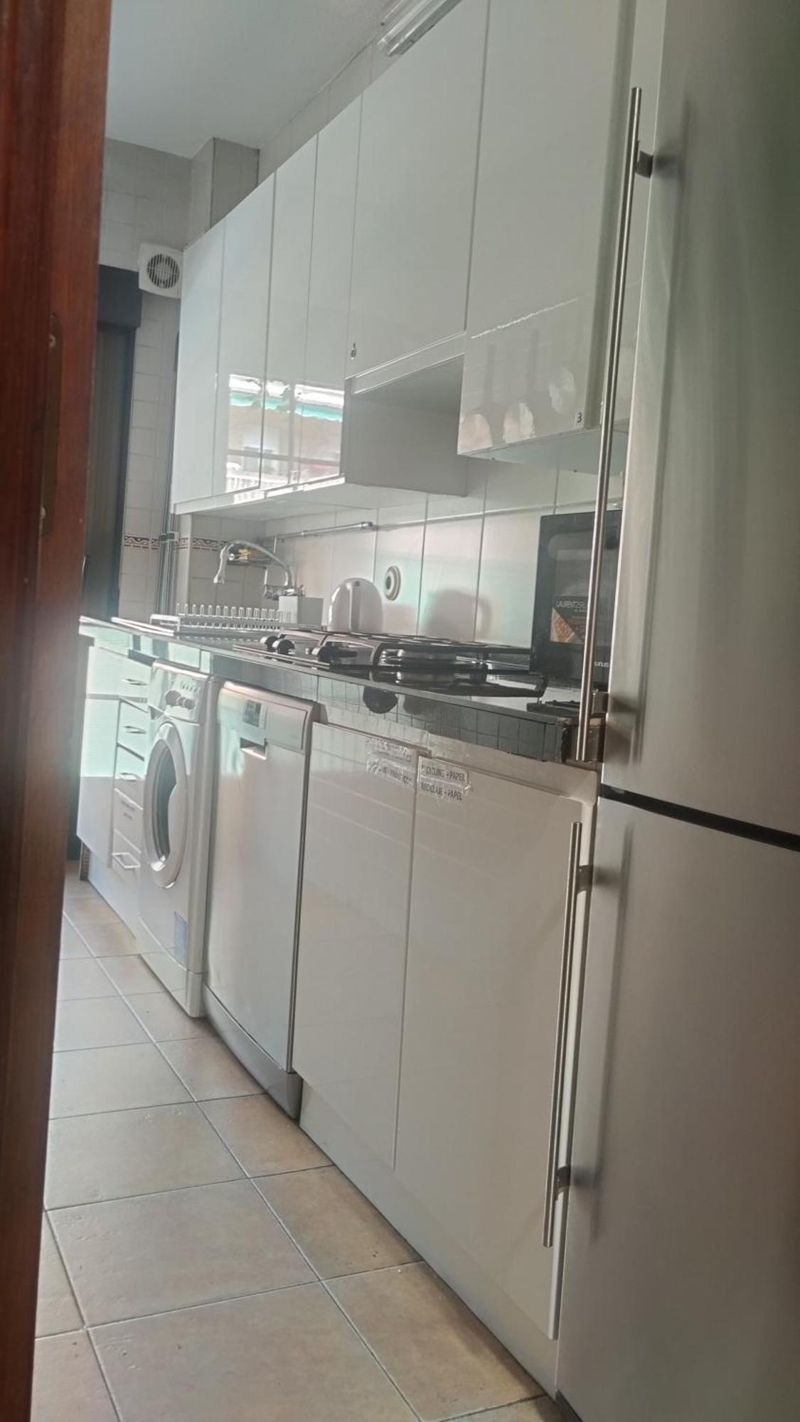 Habitaciones Individuales En Apartamento Мадрид Екстериор снимка