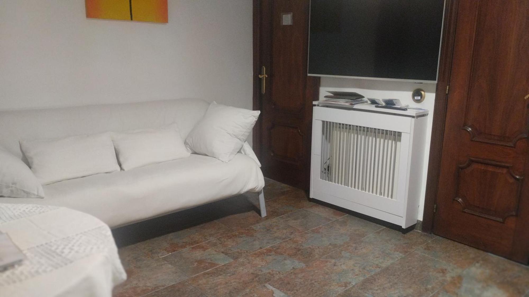 Habitaciones Individuales En Apartamento Мадрид Екстериор снимка