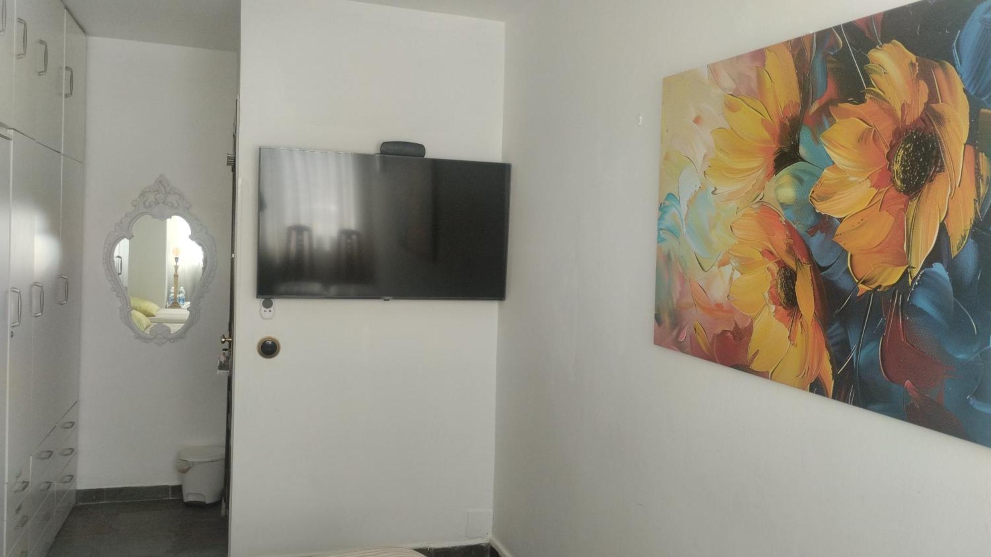 Habitaciones Individuales En Apartamento Мадрид Екстериор снимка